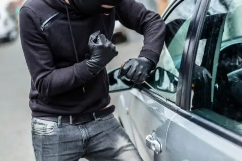 Hausratversicherung - Versicherungsschutz für Diebstähle aus verschlossenem Fahrzeug